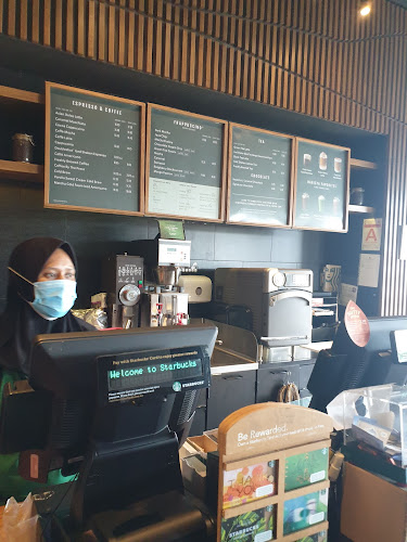 Opinii despre Starbucks Lotus's Kota Bharu în Kota Bharu - Gastronomi dan perhotelan