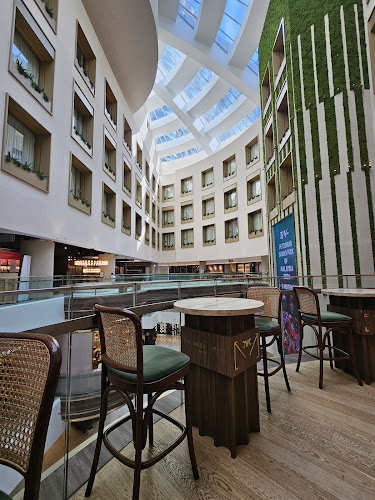 The Messengers by JWC - Gastronomi dan perhotelan