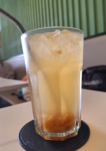 Comentarii opinii despre Eggxcite Cafe