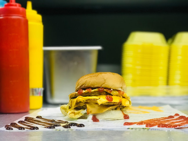 MUAZSS BURGER - TAMAN PELANGI