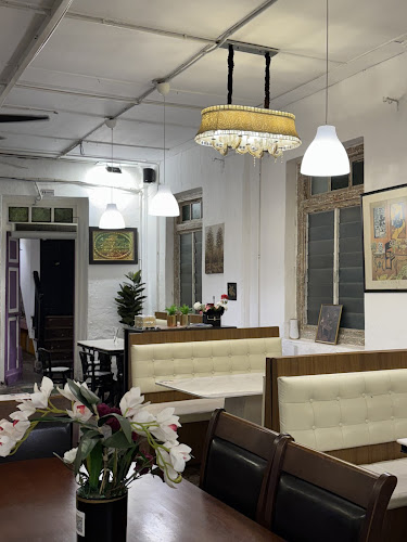 CAFE AURA RISE AND GRIND - George Town