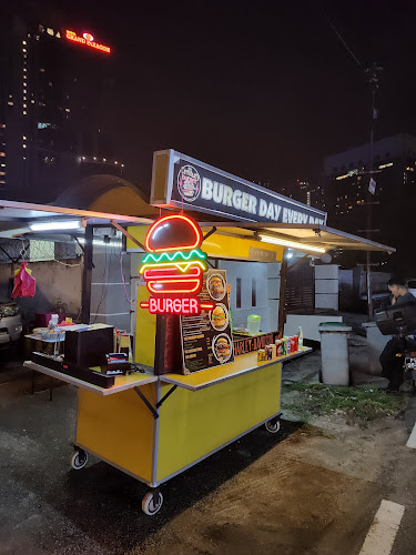 Opinii despre GTR Burger Century JB în Johor Bahru - Gastronomi dan perhotelan