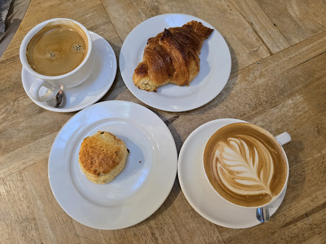 Comentarii opinii despre The Mugshot Cafe