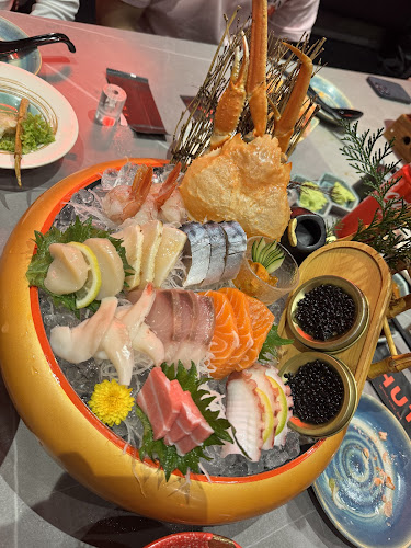 Opinii despre Hut Dining Buffet în Kuala Lumpur - Gastronomi dan perhotelan