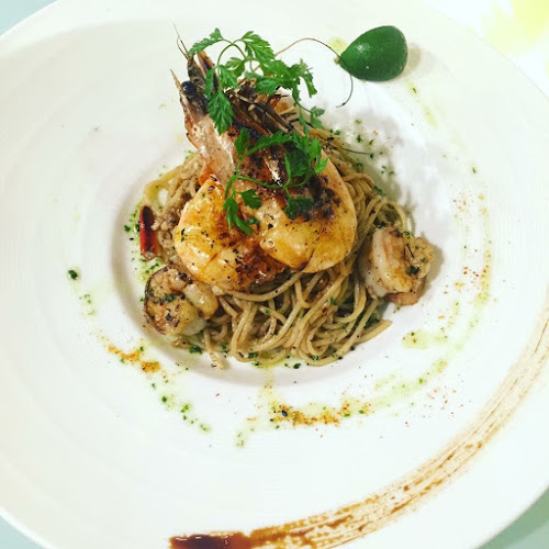 TWT cafe Tea Warmer Treat