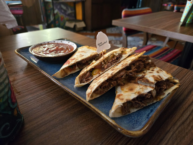 Mamasita Mexican Restaurant & Tapas Bar - Gastronomi dan perhotelan