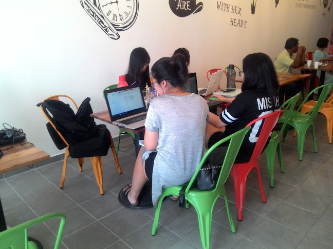 Opinii despre Cafe Alice în Kampar - Gastronomi dan perhotelan