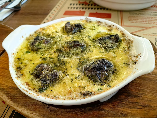 Kafe Bistro Two Frenchies