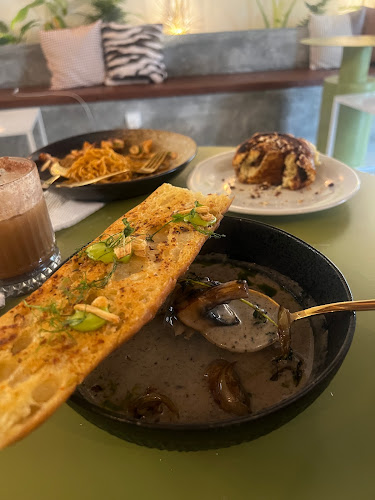 People Pleaser Penang - Gastronomi dan perhotelan