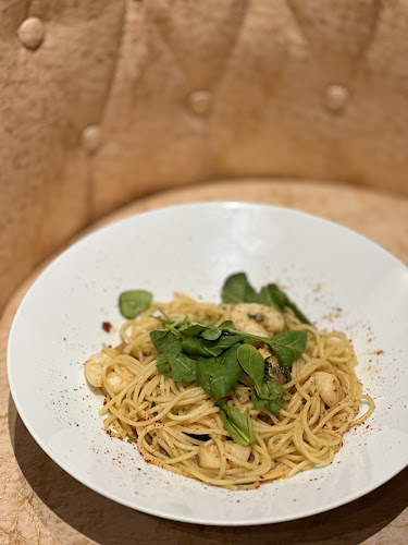 Deluxcious Spa & Restaurant - Gastronomi dan perhotelan