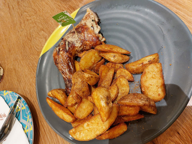 Nando's Aman Central - Gastronomi dan perhotelan