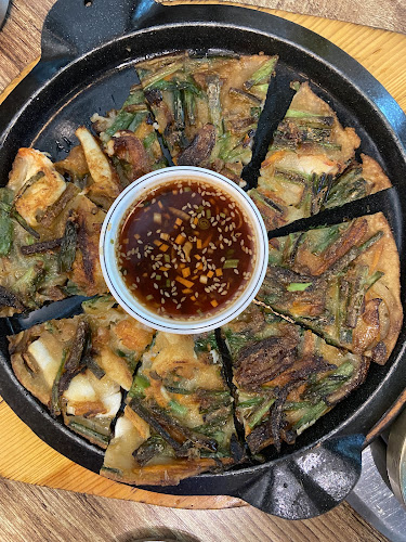 Sisters BBQ Korean Family Restaurant - Gastronomi dan perhotelan