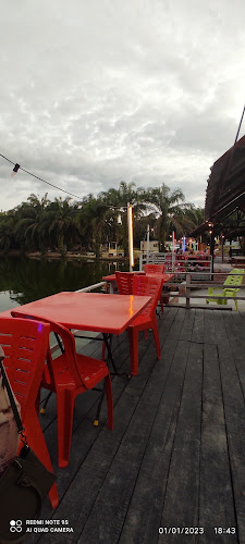 D'Kolam Cafe Halida - Kampung Gajah
