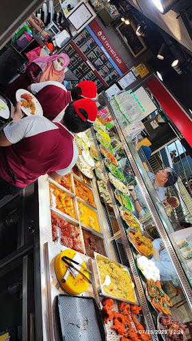 De Rayyan's Cafe - Gastronomi dan perhotelan