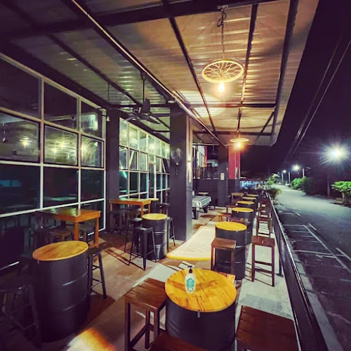 Opinii despre Wheels Restaurant & Bar Port Dickson în Port Dickson - Gastronomi dan perhotelan