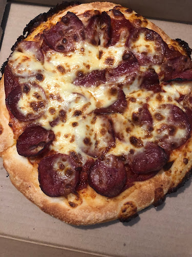 Pizza Hut - Gastronomi dan perhotelan