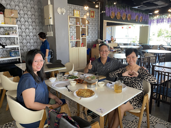 Khun De (Signature @ Gurney Paragon) - Gastronomi dan perhotelan