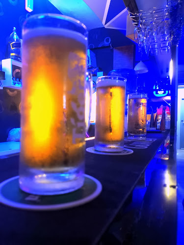 On The Way Pub & Bar Lounge - Gastronomi dan perhotelan