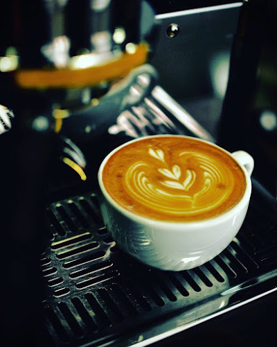 SWELL by Vamos - Gastronomi dan perhotelan