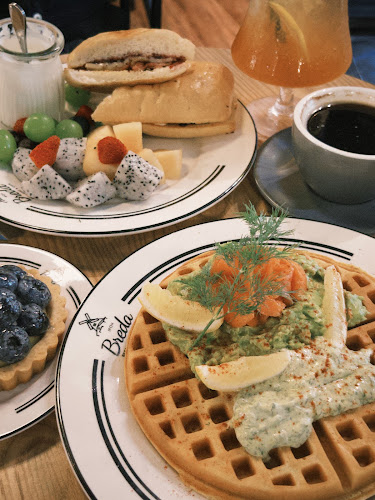 Comentarii opinii despre Breda Cafe