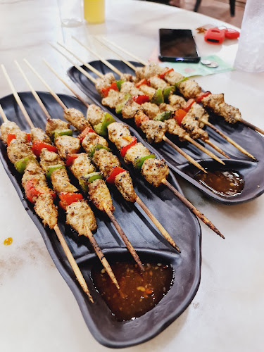 The Shark - Gastronomi dan perhotelan