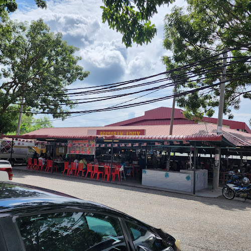 Opinii despre Restoran Adily în Kampung Kepayang - Gastronomi dan perhotelan