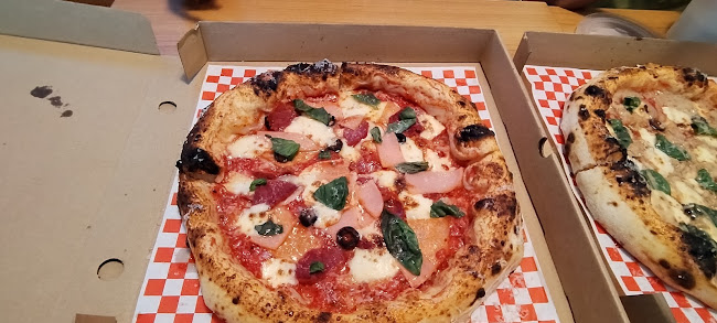 String pizzeria - Gastronomi dan perhotelan