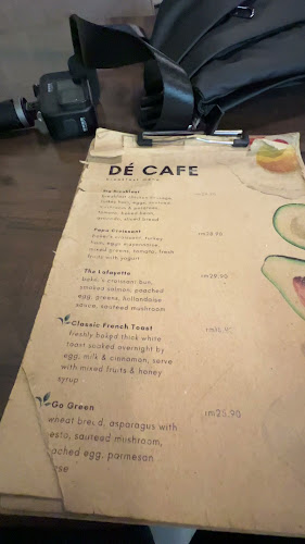 Comentarii opinii despre De Cafe & Rest House