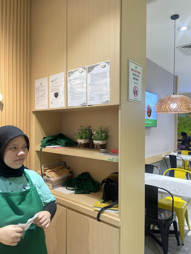 Opinii despre BananaBro Ampang Point (Halal Certified) în Ampang - Gastronomi dan perhotelan