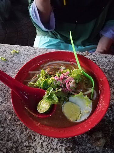 Comentarii opinii despre Kompleks Makanan Medan Renong Padang Kota Lama