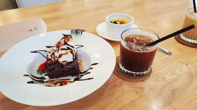 Rainy Corner 雨鄉 • 咖啡