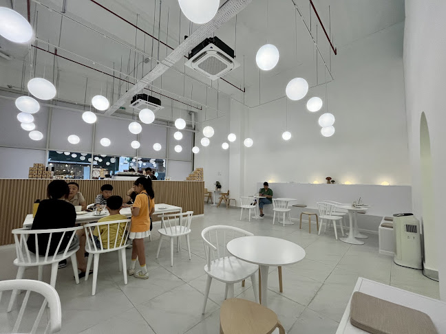 Cafe Fluffy - Everyday Handmade Dessert Cafe: Premium Donuts & Coffee - Gastronomi dan perhotelan