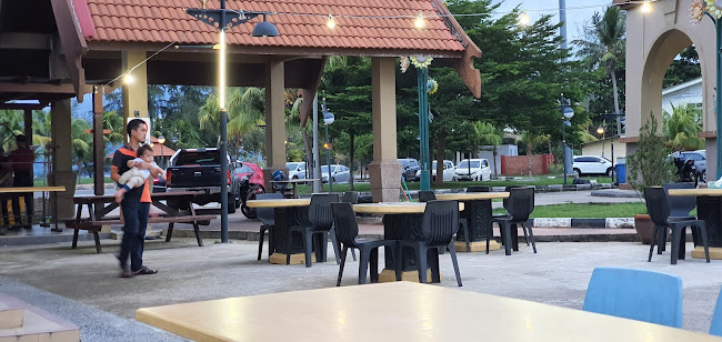 Opinii despre Restoran Putera Duyong în Kuala Dungun - Gastronomi dan perhotelan
