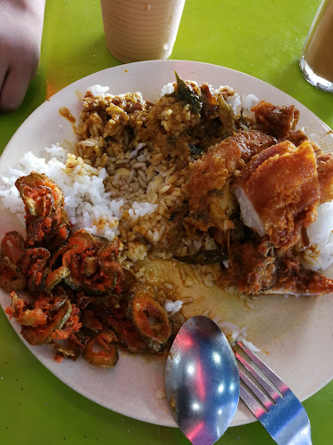 Restoran Shafiya Maju Slim River - Gastronomi dan perhotelan