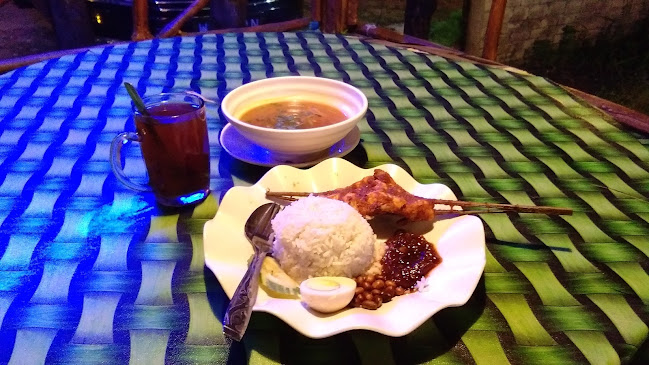 Pusat Makanan Batu Gajah