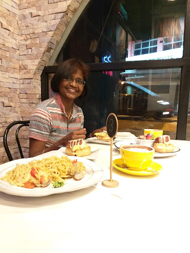 Marketplace Waffle Bar & Cafe - Gastronomi dan perhotelan