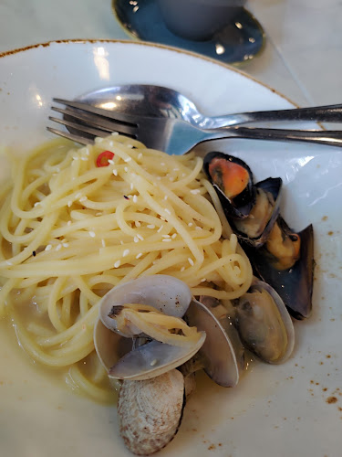 Opinii despre Marketplace Waffle Bar & Cafe în Ipoh - Gastronomi dan perhotelan