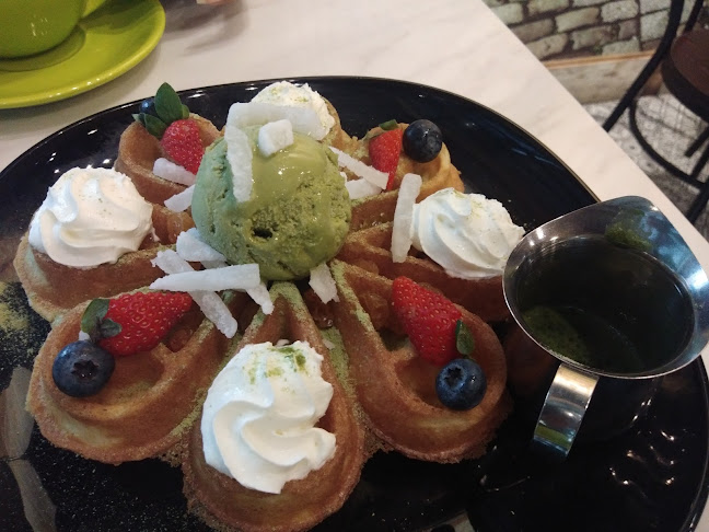 Marketplace Waffle Bar & Cafe - Gastronomi dan perhotelan