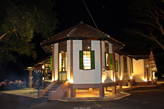 La Playa, Bar & Restaurant