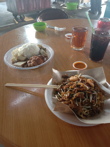 Lido Square - Gastronomi dan perhotelan