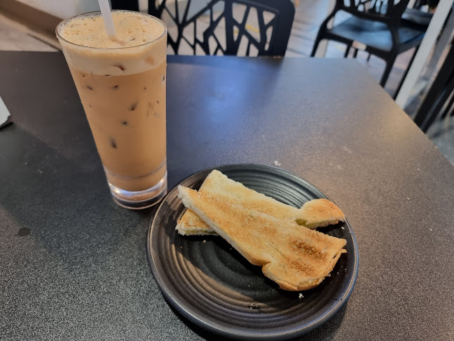 Abang Adik Kopitiam - Gastronomi dan perhotelan