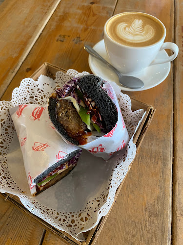 Comentarii opinii despre October Coffee Roasters