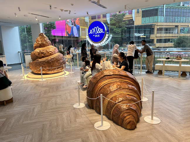 Comentarii opinii despre ZUS, Coffee Meets Pastry - 1 Utama Shopping Centre