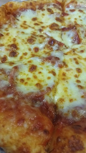 Pizza Hut - Gastronomi dan perhotelan