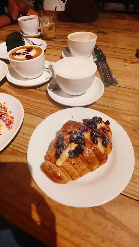 Comentarii opinii despre The Mugshot Cafe