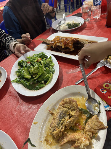 Opinii despre Hajah nurkasih seafood în Kota Kinabalu - Gastronomi dan perhotelan