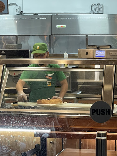 Subway - Gastronomi dan perhotelan