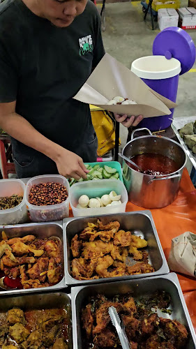 Lido Square - Gastronomi dan perhotelan