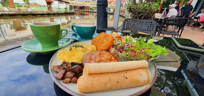 Ban Kheng Cafe - Gastronomi dan perhotelan