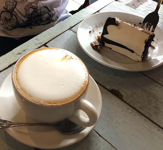 Comentarii opinii despre The Mugshot Cafe